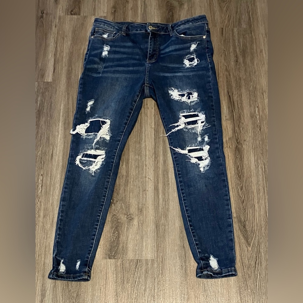 Viral Judy Blue Distressed Skinny Fit Jeans 13/31